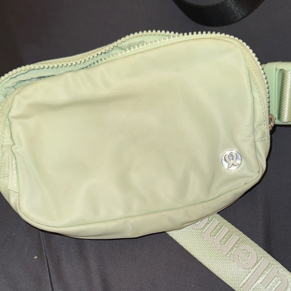 Lululemon Athletica Light Green Men's Belt Bag